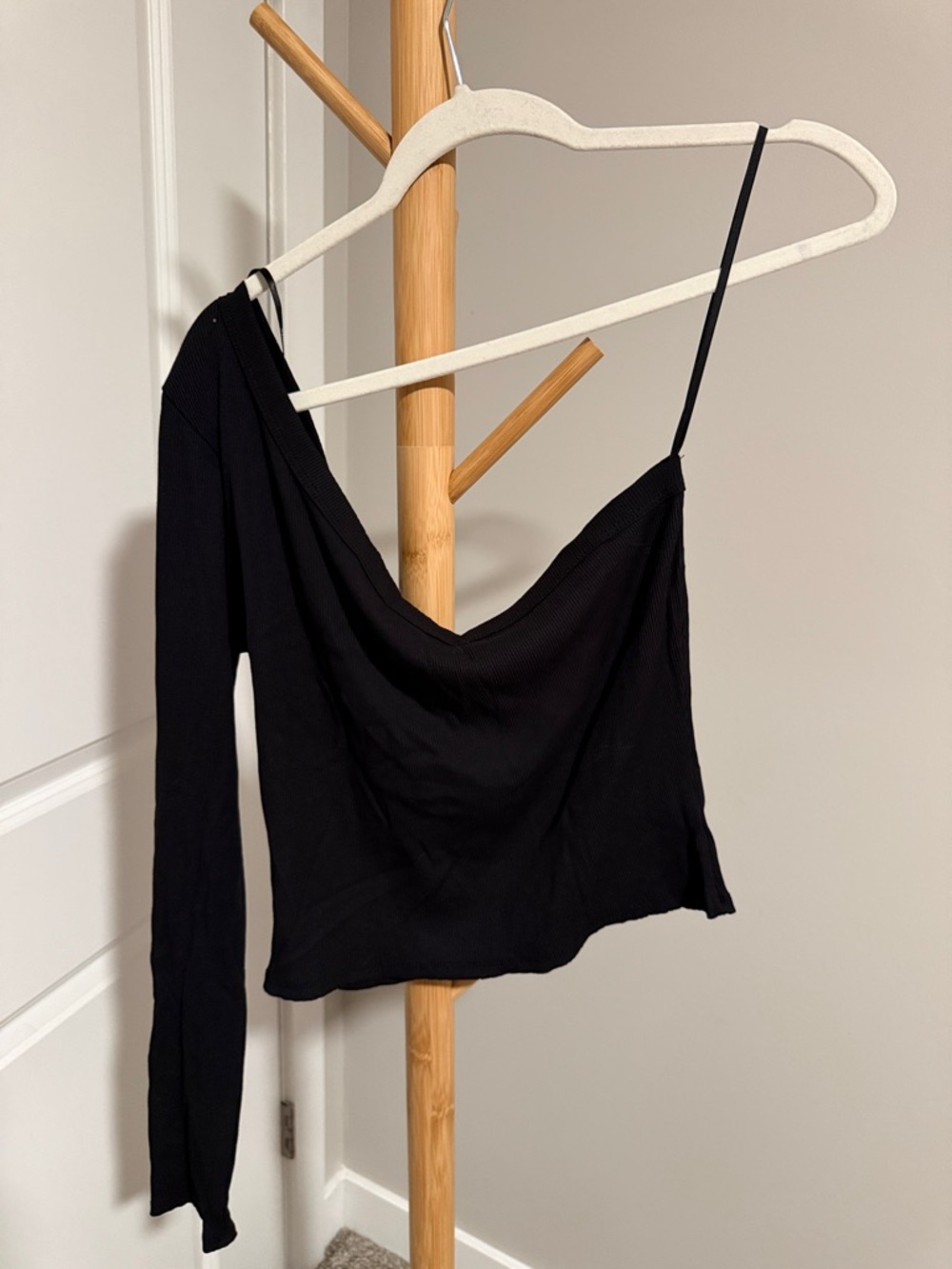 Forever 21 Black One-Shoulder Long-Sleeve Tank